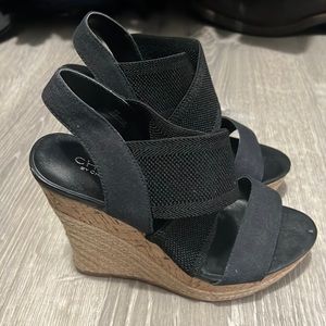 Black wedges